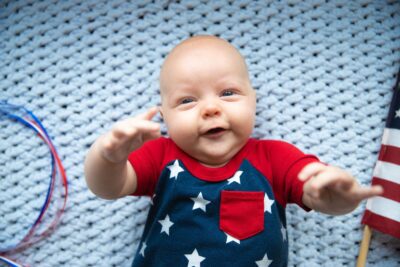 Prénom américain garçon : le top 10 des États-Unis en 2025