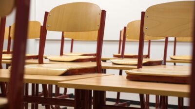 Classement PISA 2026 : le niveau des élèves français au plus bas, ce que ça change pour votre enfant
